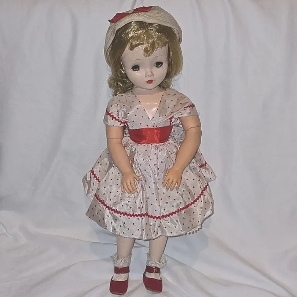 Vintage MADAME ALEXANDER 1950's Doll